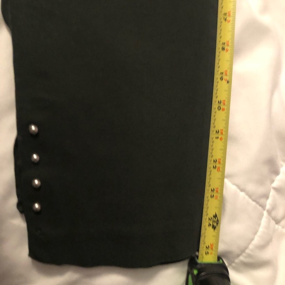 EUC Roz & Ali Solid Millennium Tummy Panel Pull On Ankle Pant w/ Rivet Trim - Picture 6 of 9